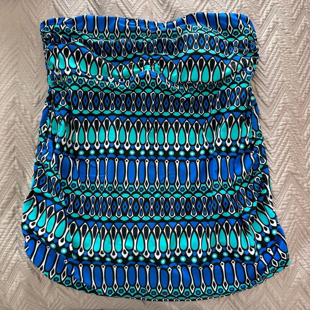 Liz Lange Maternity Swim Top - SIZE LARGE